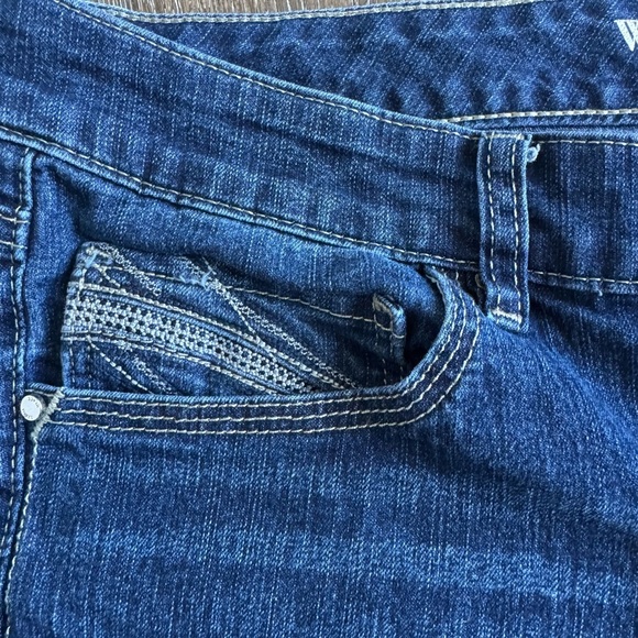 White House Black Market Cropped Jeans.  Women’s size 12. Great used condition! - Picture 3 of 10